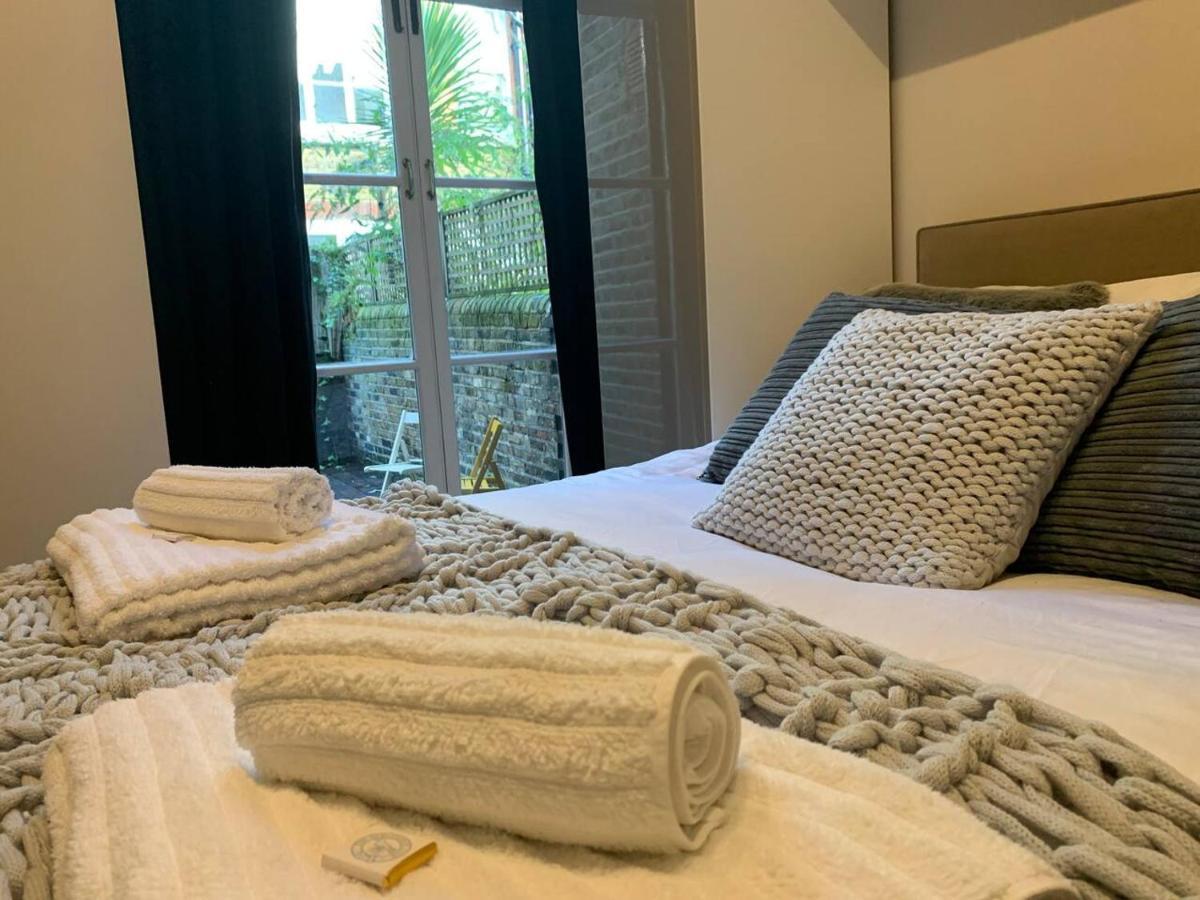 Luxury Fulham Flat With 5* Touches Nr River Thames 런던 외부 사진