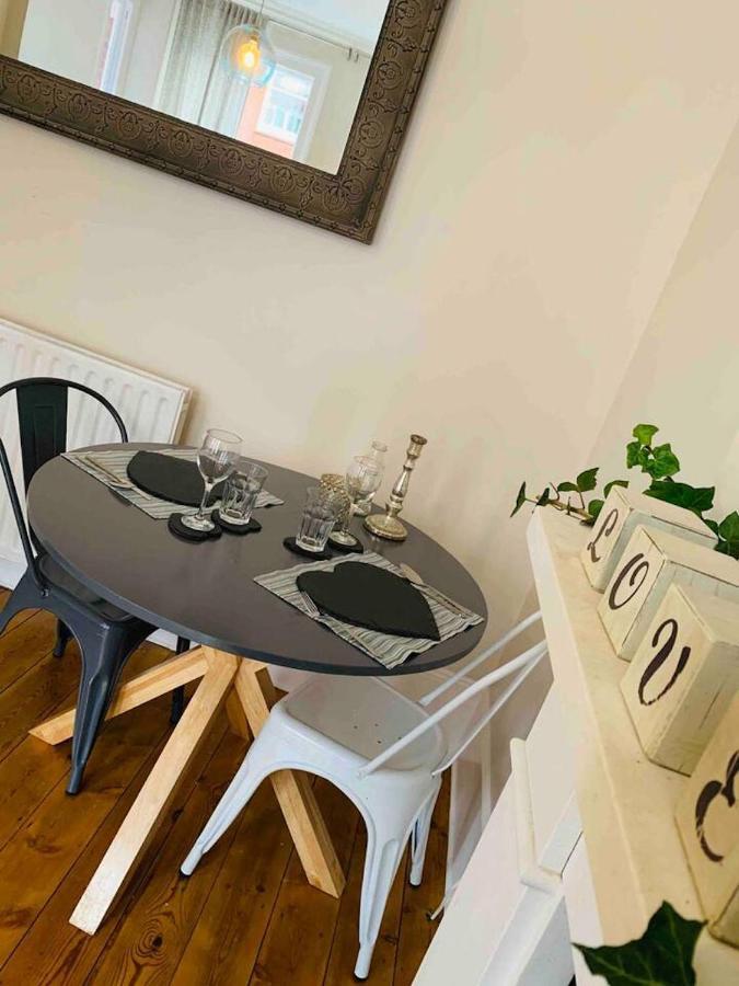 Luxury Fulham Flat With 5* Touches Nr River Thames 런던 외부 사진