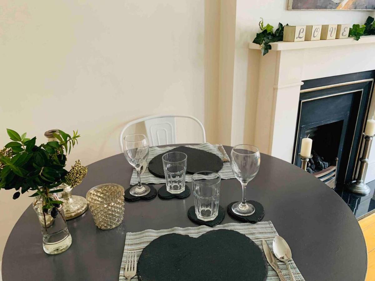 Luxury Fulham Flat With 5* Touches Nr River Thames 런던 외부 사진