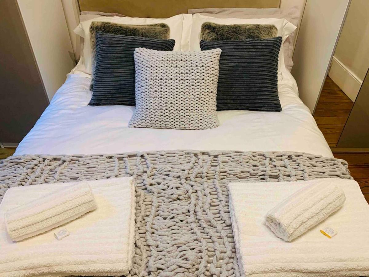 Luxury Fulham Flat With 5* Touches Nr River Thames 런던 외부 사진